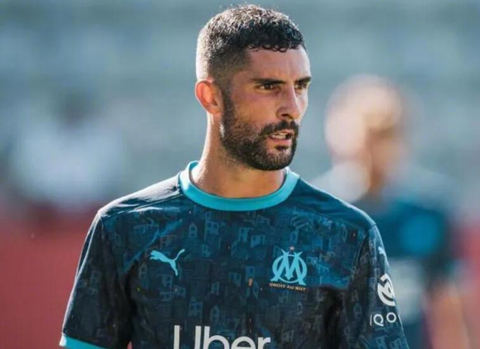 开云入口-前球员称C罗是全能野兽，无人能防梅西左脚|莱昂内尔·梅西|克里斯蒂亚诺·罗纳尔多|利雅得胜利足球俱乐部|佩德罗-阿尔瓦罗|罗伯托-冈萨雷斯_新浪体育_新浪新闻